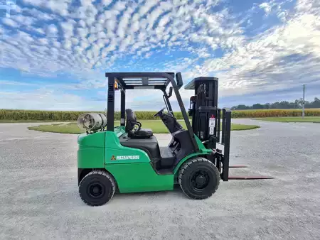 Propane Forklifts 2016  Mitsubishi FG25N (1)