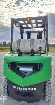 Propane Forklifts 2016  Mitsubishi FG25N (2)