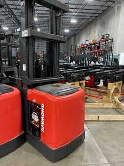 Horizontal order picker 2015  Raymond 560-OPC30TT (1)