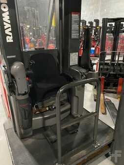 Carretilla pasillo estrecho 2014  Raymond 960-CSR30T (2)