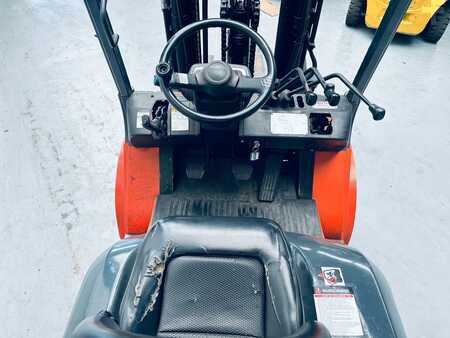 LPG VZV 2000  Toyota 02-7 FGF30 (4)