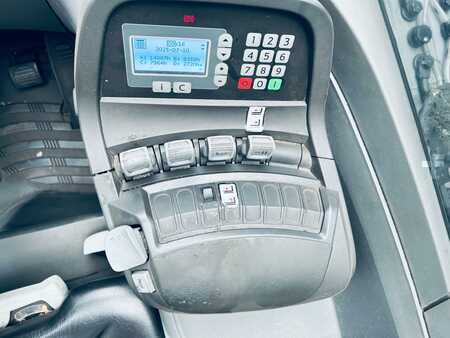 Reach Truck 2013  BT RRE 160 (7)