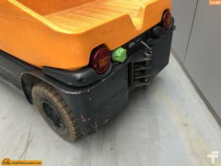 Tahač 2008  Still R 06 (4)