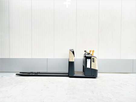 Horizontal-Kommissionierer 2010  Crown GPC 3040 (1)