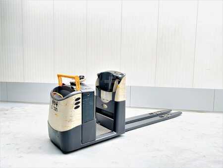 Horizontal-Kommissionierer 2010  Crown GPC 3040 (4)