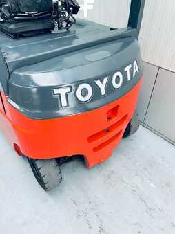 Carrelli elettrici 4 ruote 2013  Toyota 8FBMT25 (8)
