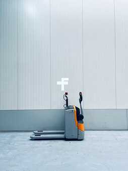 Transpalettes éléctriques 2016  Still EXU 18 (1)