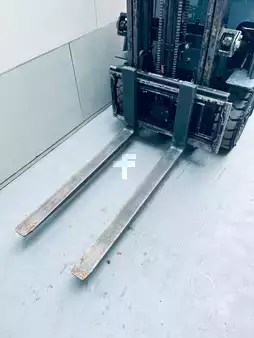 Elektryczne 4-kołowe 2003  Toyota 7 FBMF (7)