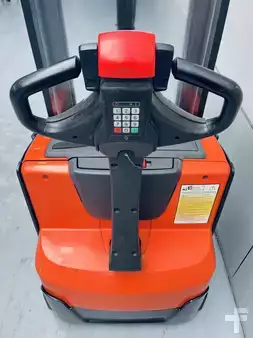 Stacker pedestre 2014  BT SWE100 (10)