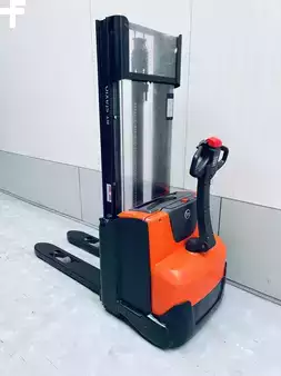 Stacker pedestre 2014  BT SWE100 (9)