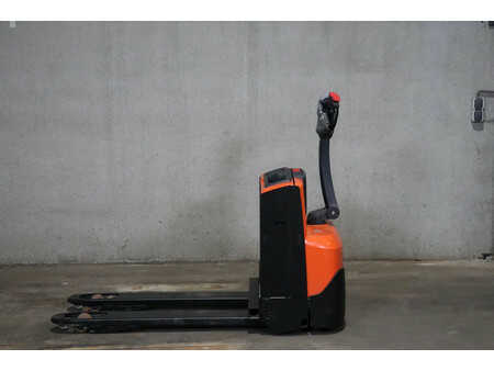 Nízkozdvižný vozík 2018 BT LWE140 (1)