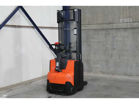Stacker pedestre 2016  Toyota SWE120 (2)