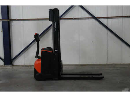 Stacker pedestre 2019  Toyota SWE120L (3)