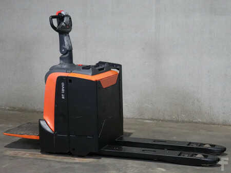 Nízkozdvižný vozík 2018 BT LPE200 (1)