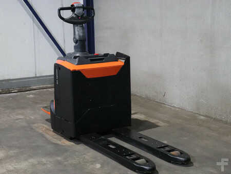 Nízkozdvižný vozík 2018  BT LPE200 (2)