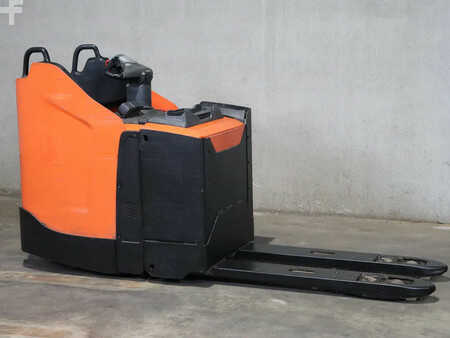 Nízkozdvižný vozík 2019 BT LPE200 (1)