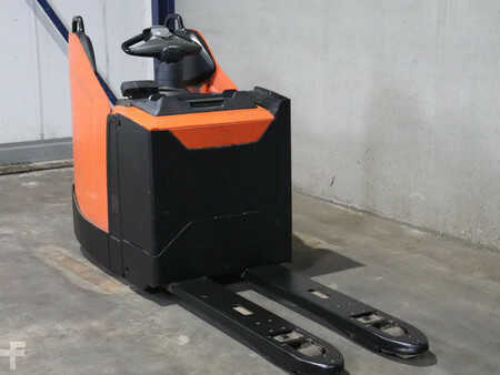 Nízkozdvižný vozík 2019  BT LPE200 (2)