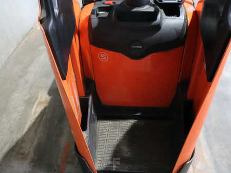 Nízkozdvižný vozík 2019  BT LPE200 (5)