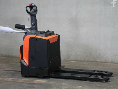 Nízkozdvižný vozík 2018  BT LPE200 (1)