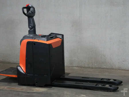 Nízkozdvižný vozík 2018  BT LPE200 (1)