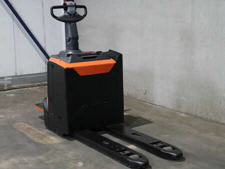 Nízkozdvižný vozík 2018  BT LPE200 (2)