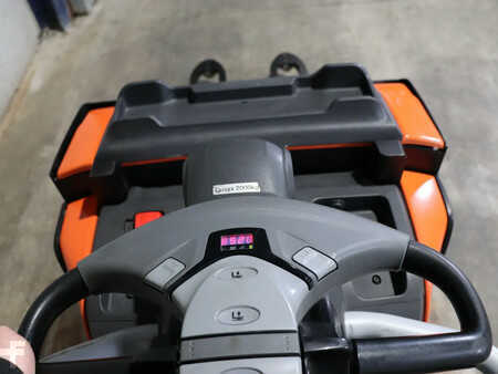 Nízkozdvižný vozík 2020 BT LPE200 (4)