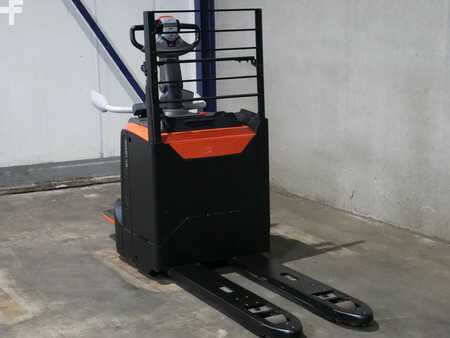 Nízkozdvižný vozík 2020 BT LPE200 (2)