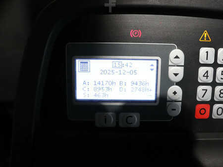 Elektro čtyřkolový VZV 2017  BT RRE160 H (8)