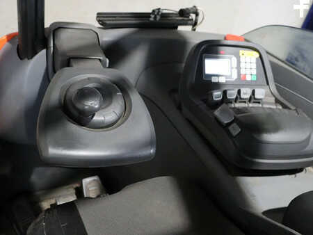 Elektro čtyřkolový VZV 2017  BT RRE180 (7)