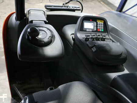 Elektro čtyřkolový VZV 2017  BT RRE180 (7)