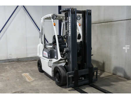 Dieselový VZV 2014  Nissan A25Q (2)