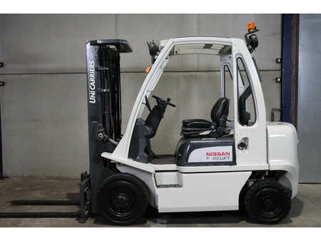 Dieselový VZV 2014  Nissan A25Q (3)