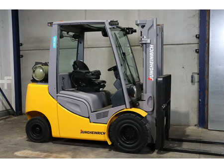 Gázüzemű targoncák 2019  Jungheinrich TFG 430s (1)