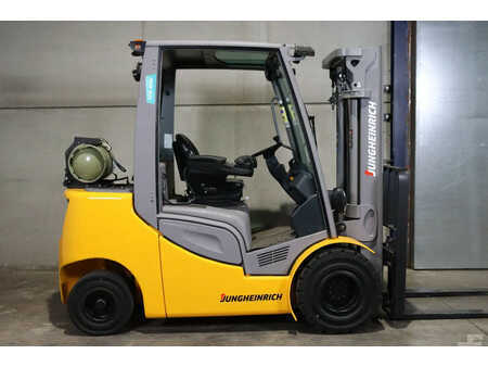 Gázüzemű targoncák 2019  Jungheinrich TFG 430s (3)