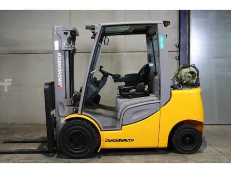 Gázüzemű targoncák 2019  Jungheinrich TFG 430s (4)