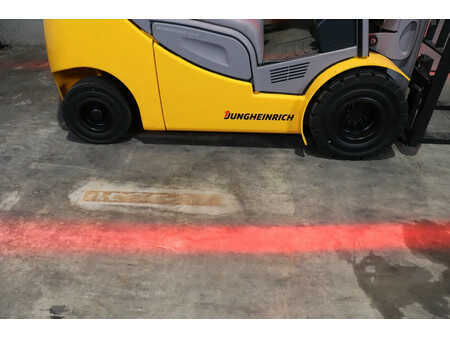 Gázüzemű targoncák 2019  Jungheinrich TFG 430s (9)