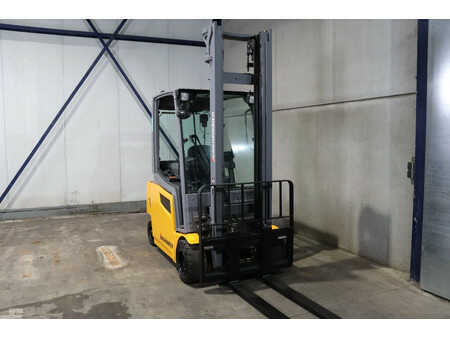 Elektromos 4 kerekű 2019  Jungheinrich EFG 320 (2)