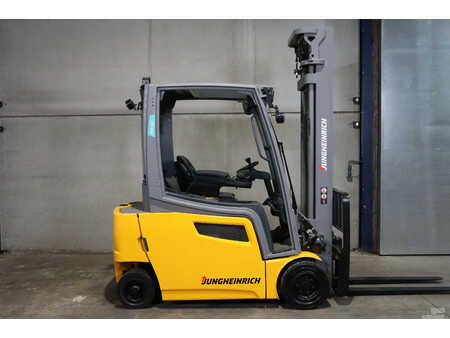 Elektromos 4 kerekű 2019  Jungheinrich EFG 320 (3)