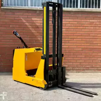 Pallet Stackers 2010  Standley Robur S.B.C. (6)