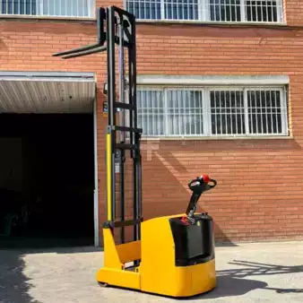 Pallet Stackers 2010  Standley Robur S.B.C. (9)