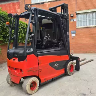 Eléctrica de 4 ruedas 2021  Linde E30 HL (1)
