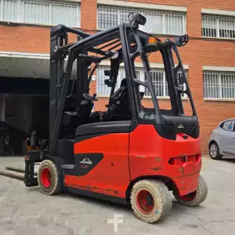 Eléctrica de 4 ruedas 2021  Linde E30 HL (2)