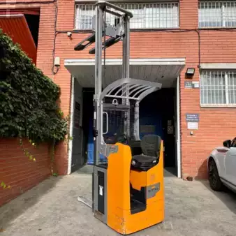 Stacker com assento 2019  Still FXV14N (10)