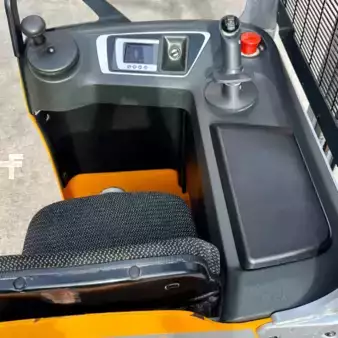 Stacker com assento 2019  Still FXV14N (11)