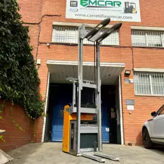 Stacker com assento 2019  Still FXV14N (7)