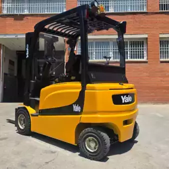 Chariots électriques à 4 roues 2016  Yale ERP 25 VL (4)