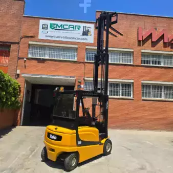 Chariots électriques à 4 roues 2016  Yale ERP 25 VL (6)