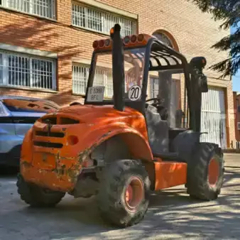 Carretilla todoterreno 2007  Ausa C 200 H 4X4 (1)
