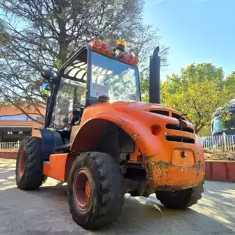 Carretilla todoterreno 2007  Ausa C 200 H 4X4 (2)