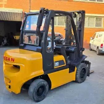 Carretilla elevadora diésel 2000  Nissan FGD02A30Q (1)